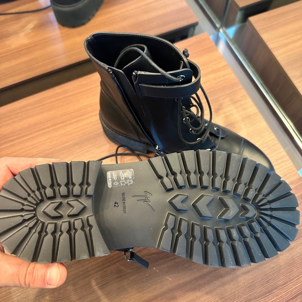 Giuseppe Zanotti Lace-up boots - Picture 4 of 6